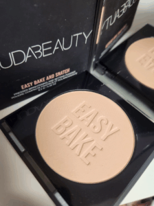 Huda Beauty Easy Bake And Snatch Brightening & Setting Powder Peach Pie